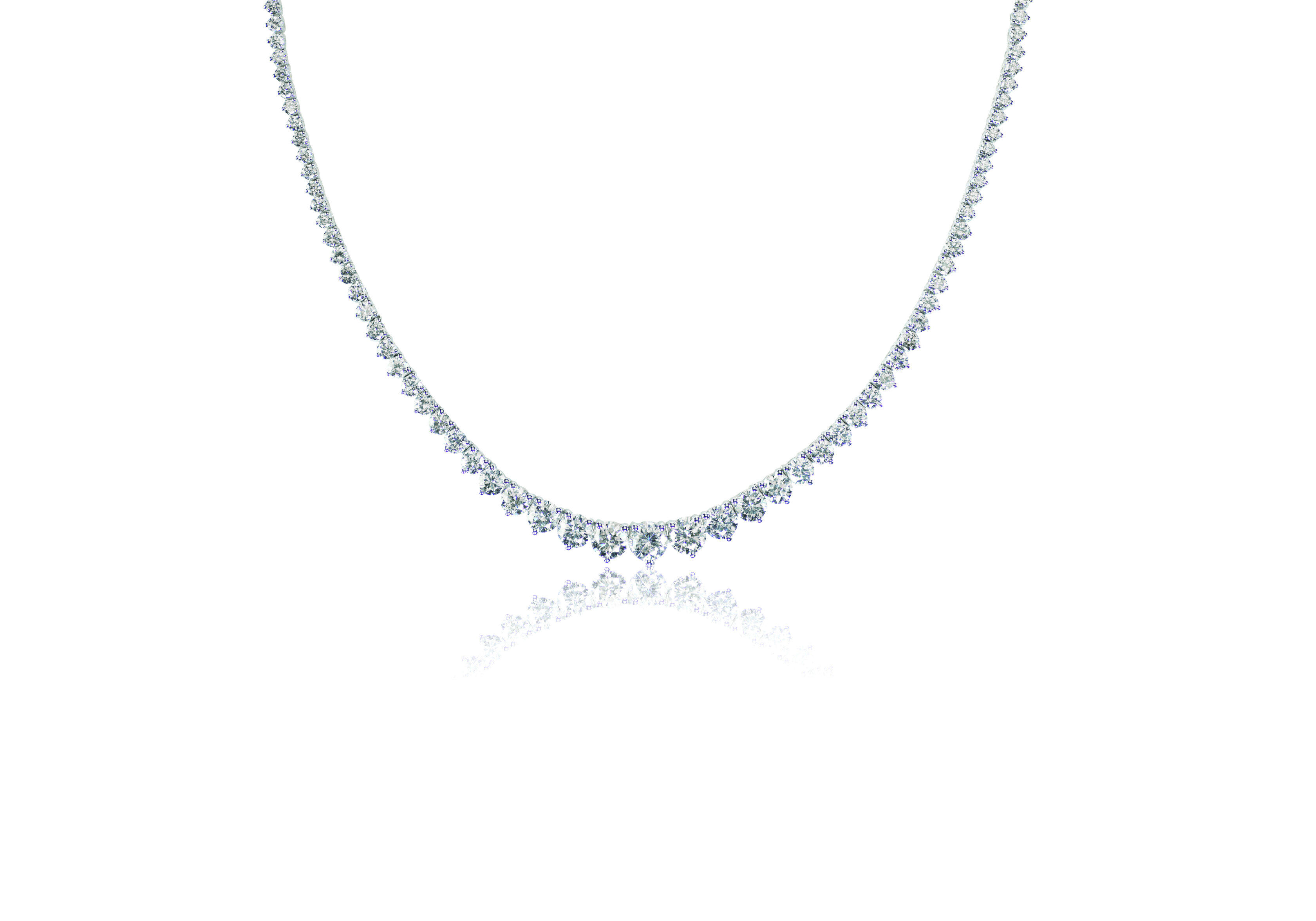 Beautiful,Diamond,Necklace,Isolated,On,White