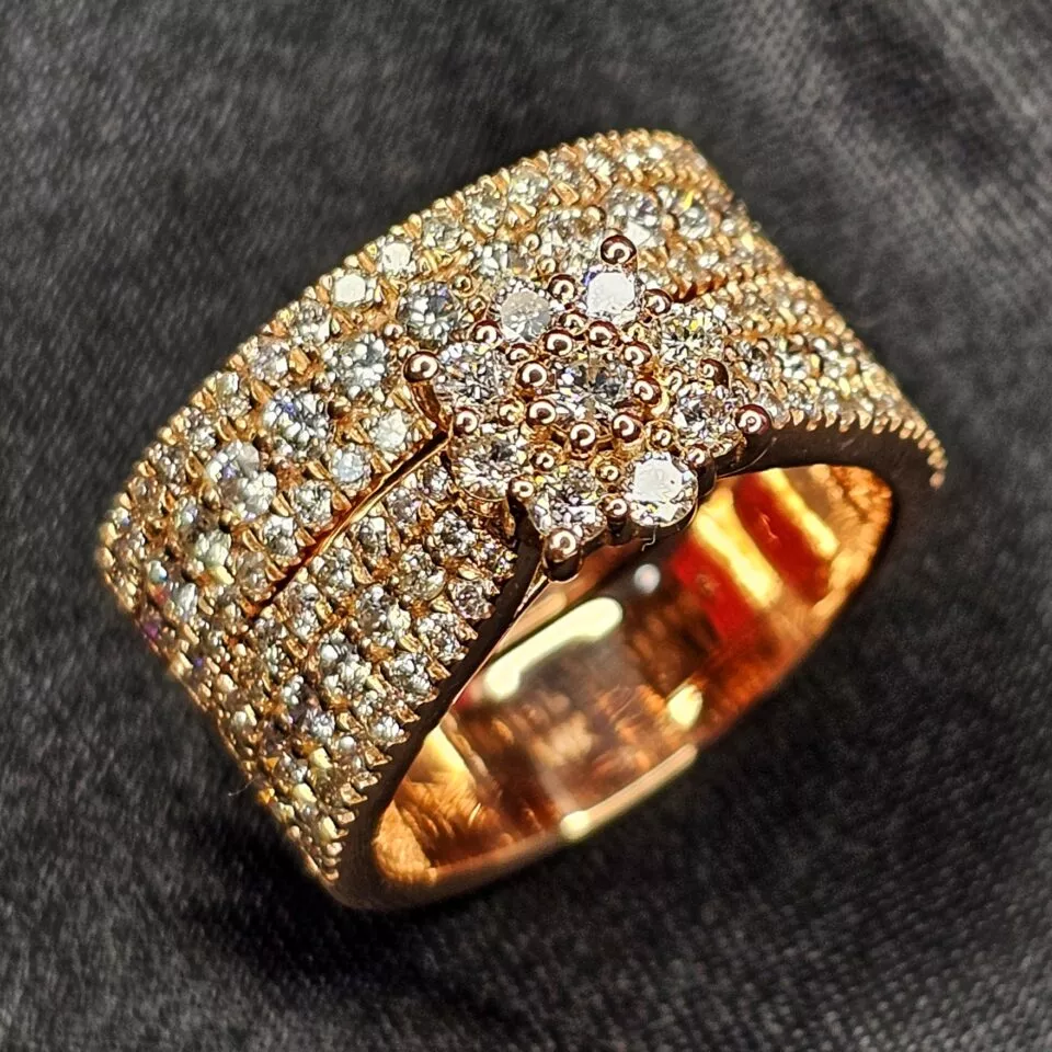 טבעת מעוצבת 1.80 קראט 122 יהלומים משובצים