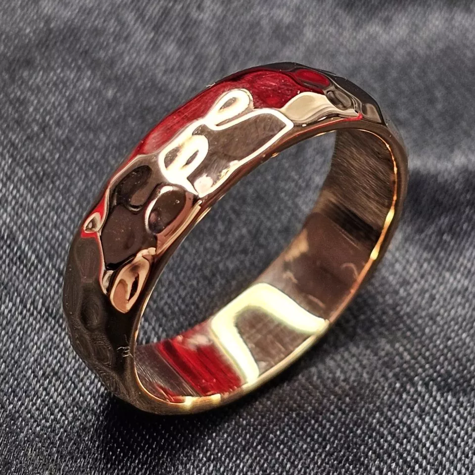 טבעת נישואין מעוצבת מזהב