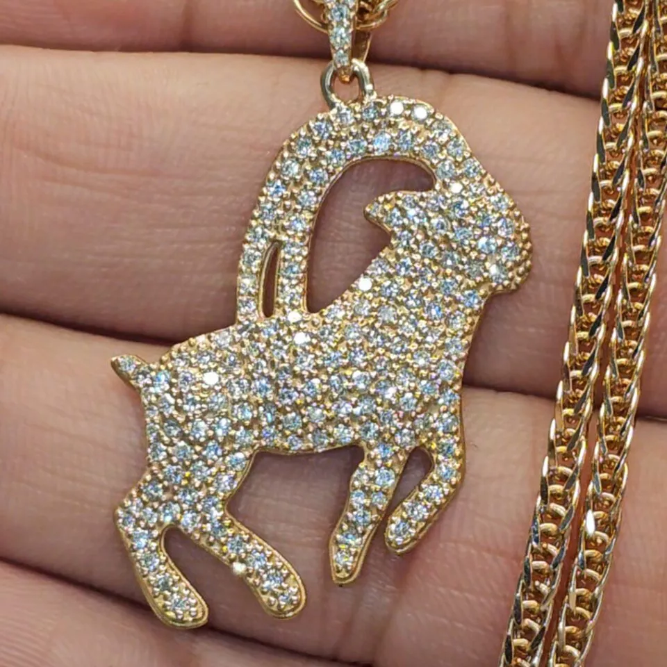 תליון מזל גדי 1.30 קראט 175 יהלומים משובצים