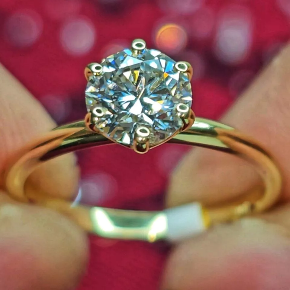 טבעת אירוסין 1 קראט יהלום מרכזי עגול