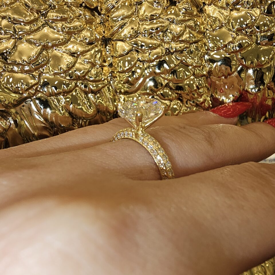 טבעת זהב 18K יוקרתית - - יהלומי מעבדה - דגם ERO532 💍