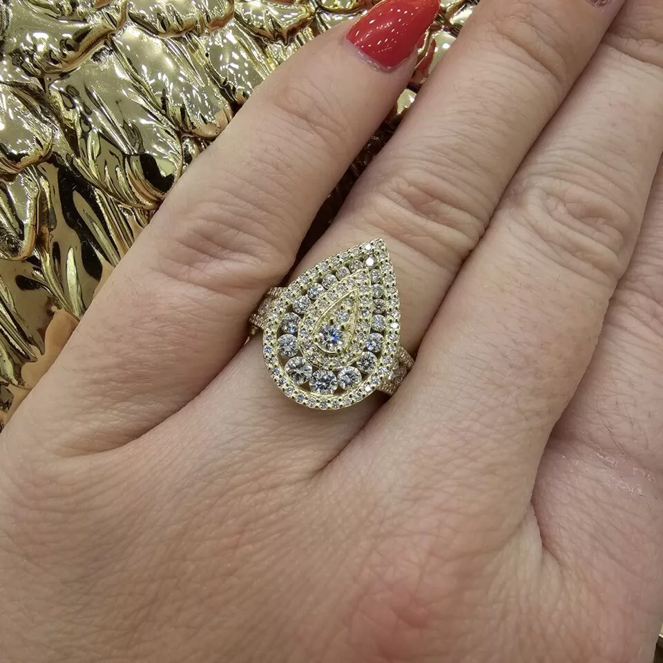 טבעת DR137 – יהלומי מעבדה - שילוב של יוקרה ונצנוץ